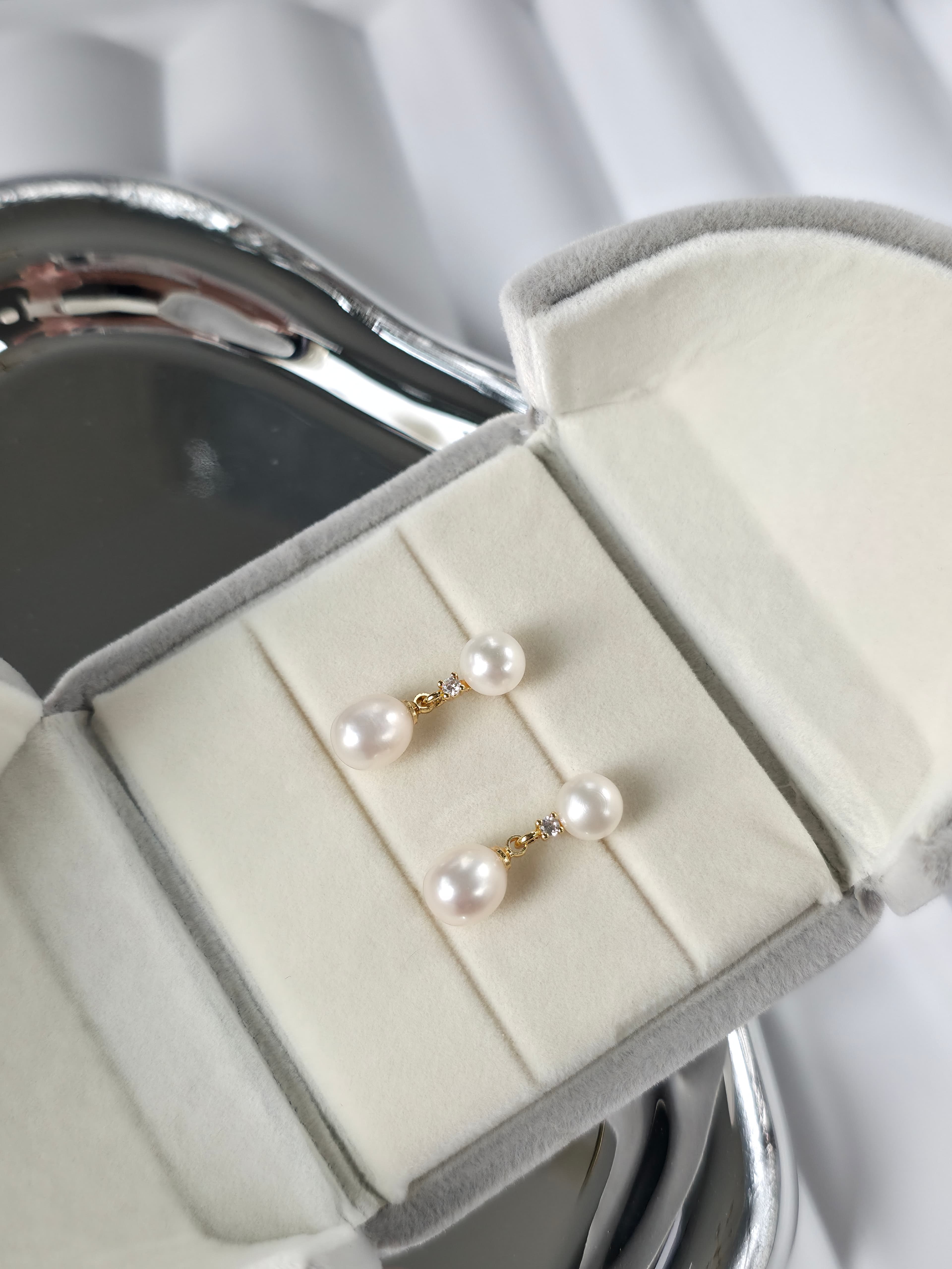 A03 ต่างหูไข่มุกแท้ รุ่น Double Drop | Freshwater Pearl คัดเกรด AAA + ตัวเรือนเงินแท้S925 ชุปทอง 18k image 4