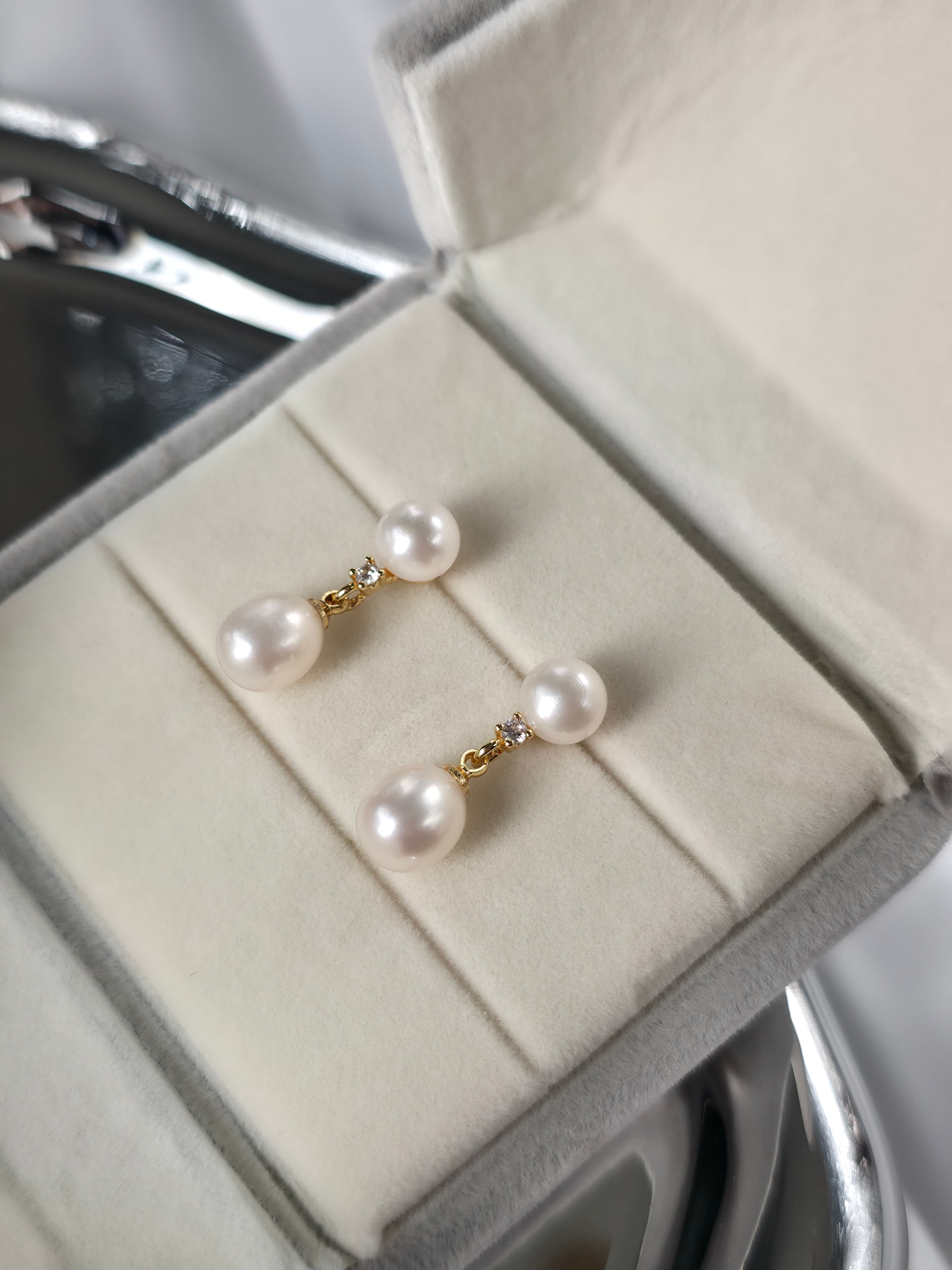 A03 ต่างหูไข่มุกแท้ รุ่น Double Drop | Freshwater Pearl คัดเกรด AAA + ตัวเรือนเงินแท้S925 ชุปทอง 18k image 2