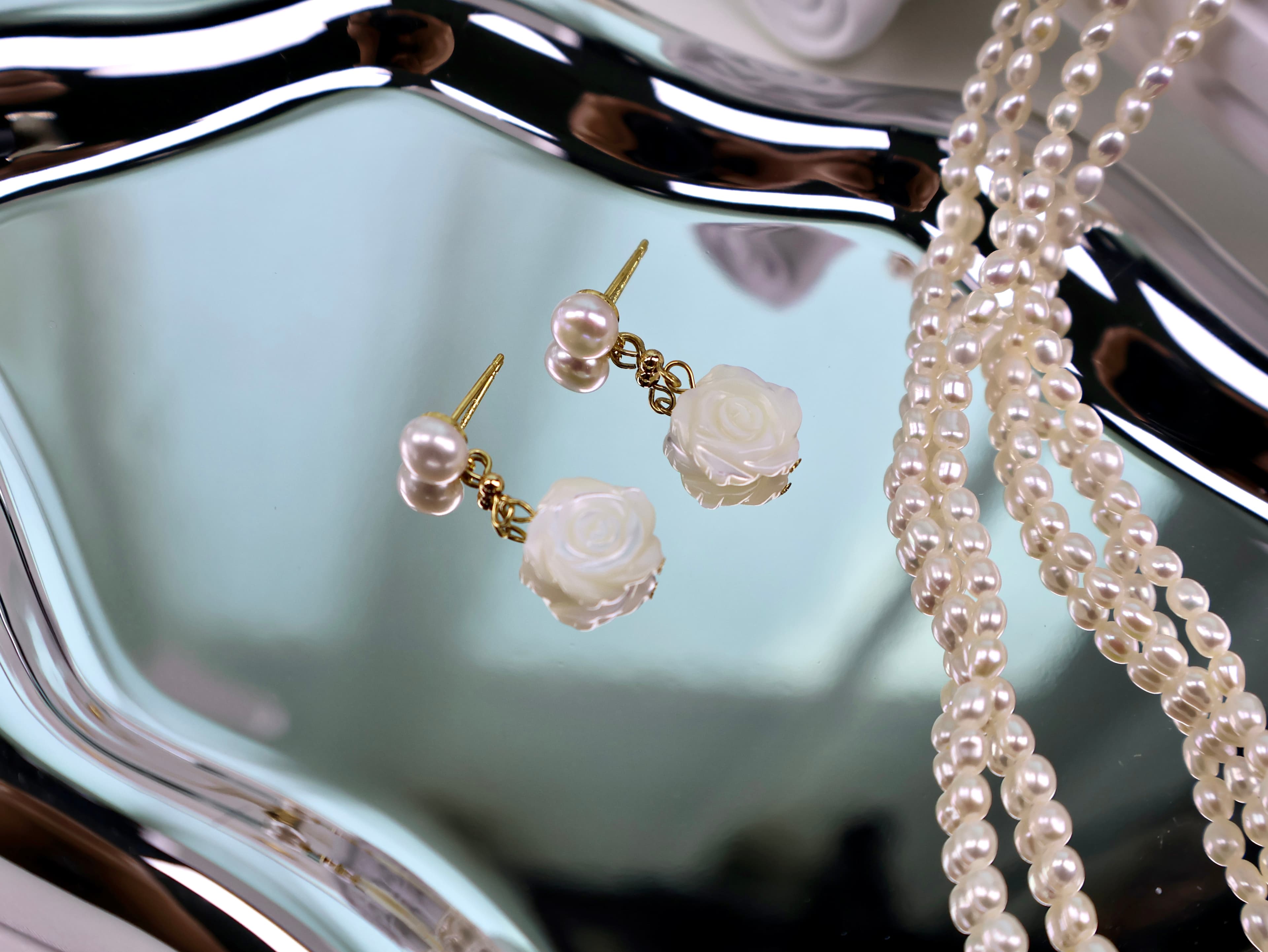 A01 ต่างหูไข่มุก รุ่น Camellia Drop เงินแท้S925 ชุปทอง 18k image 2
